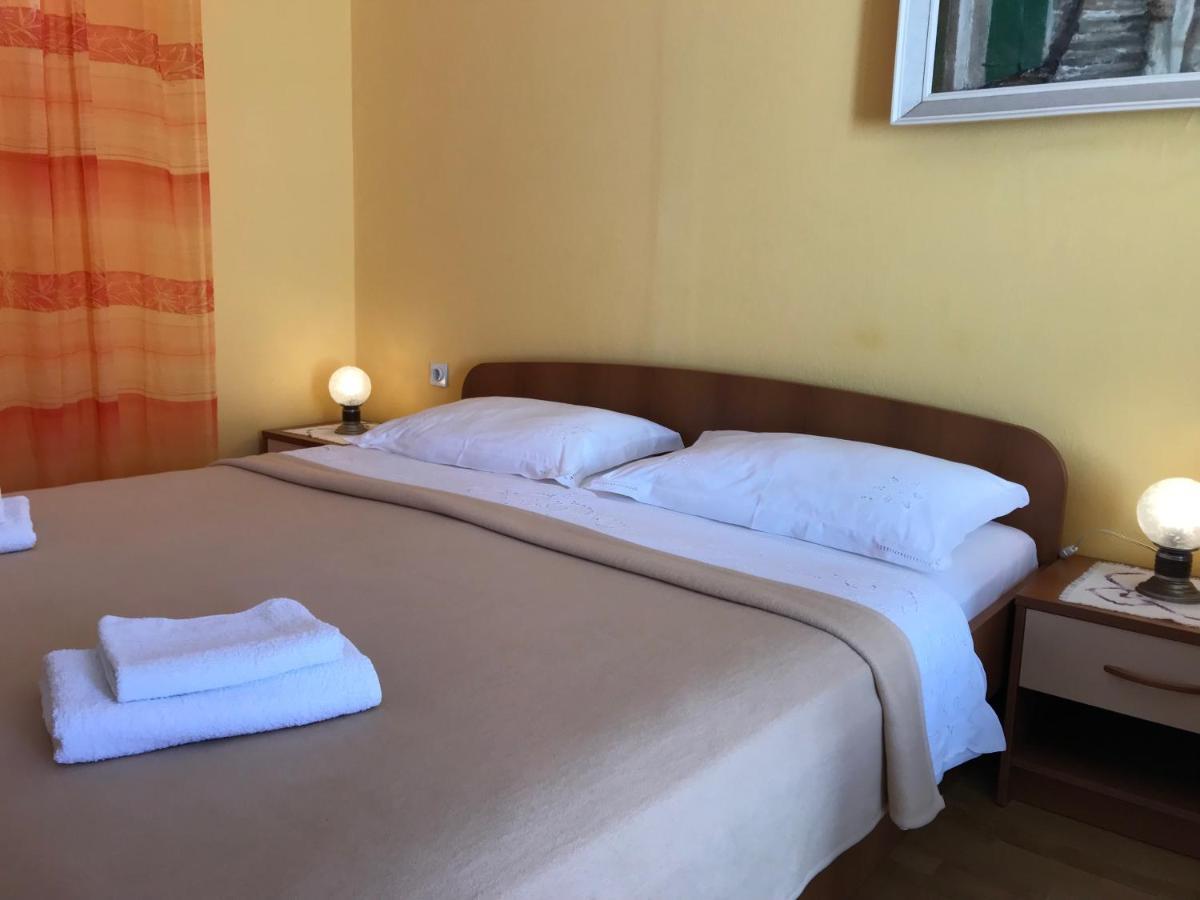 Summer Rooms Baska Esterno foto