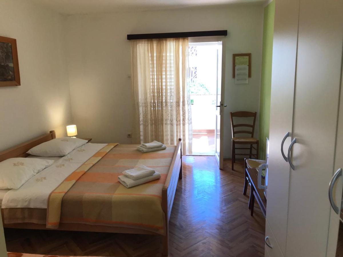 Summer Rooms Baska Esterno foto