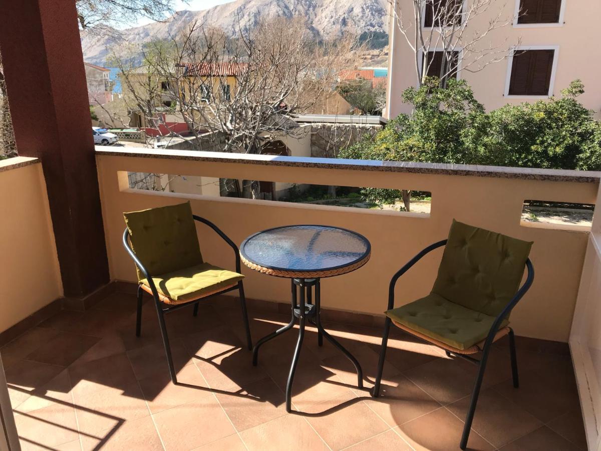 Summer Rooms Baska Esterno foto