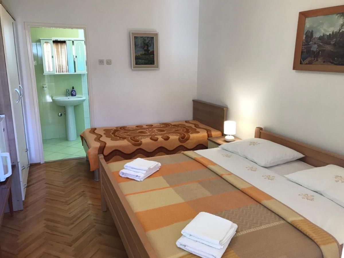 Summer Rooms Baska Esterno foto