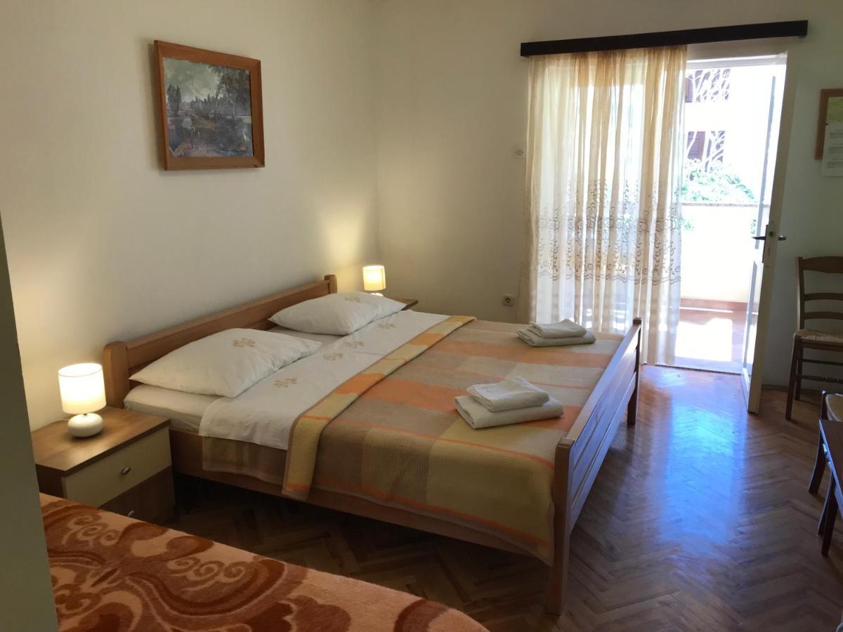 Summer Rooms Baska Esterno foto