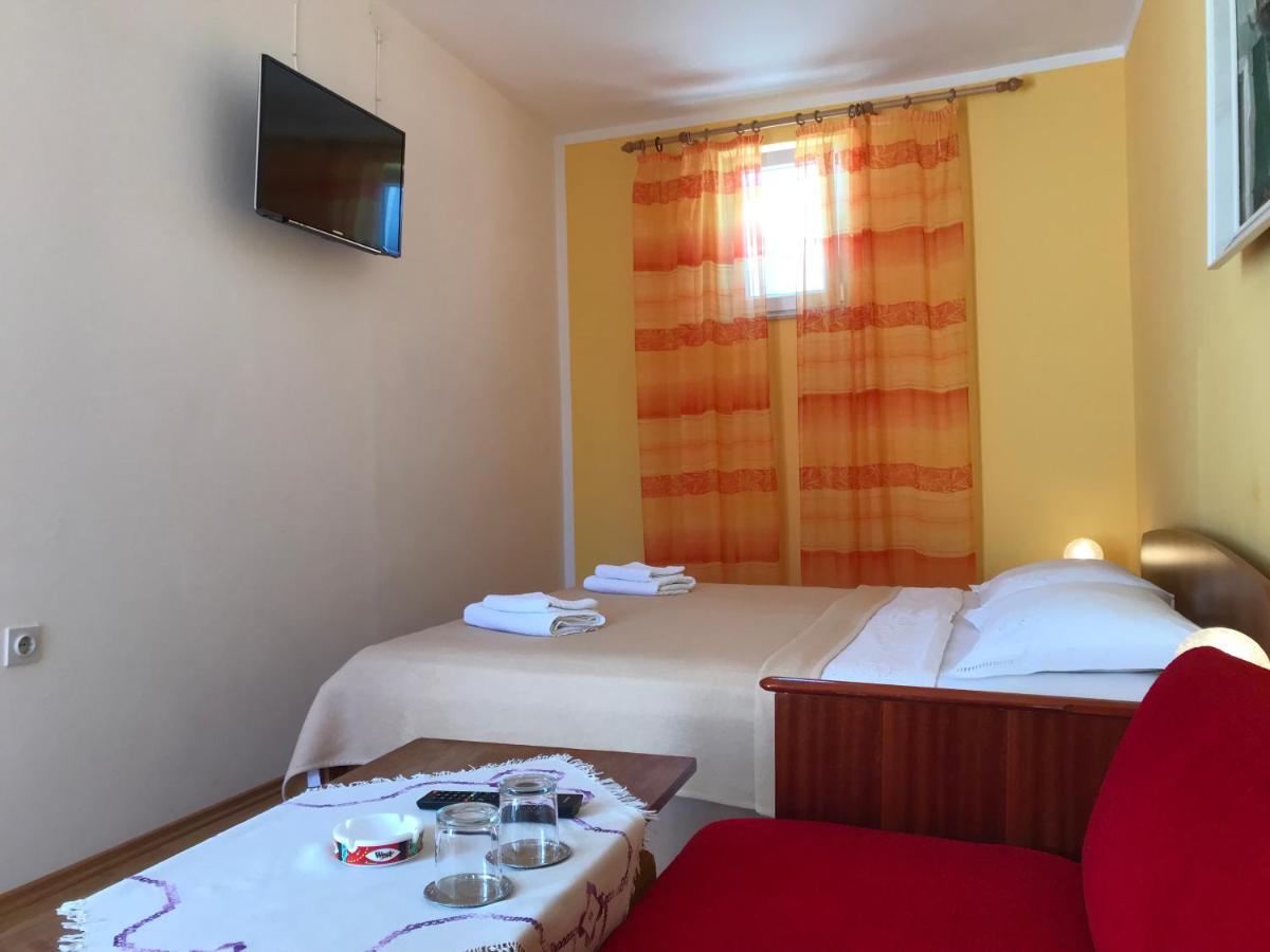 Summer Rooms Baska Esterno foto