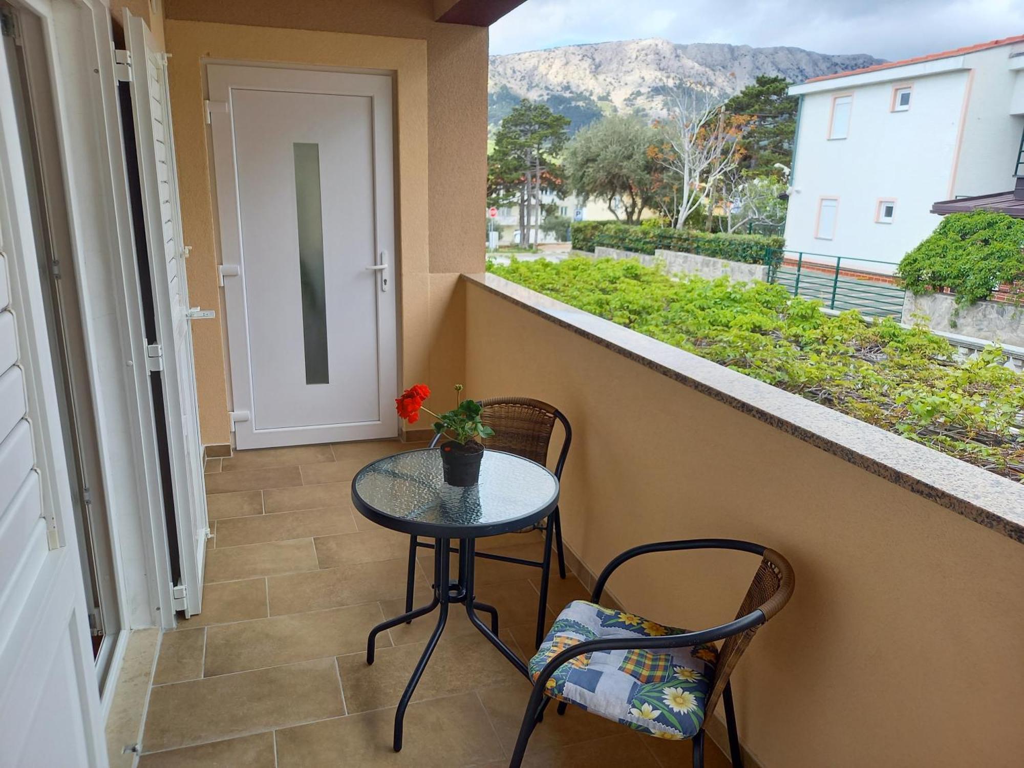 Summer Rooms Baska Esterno foto