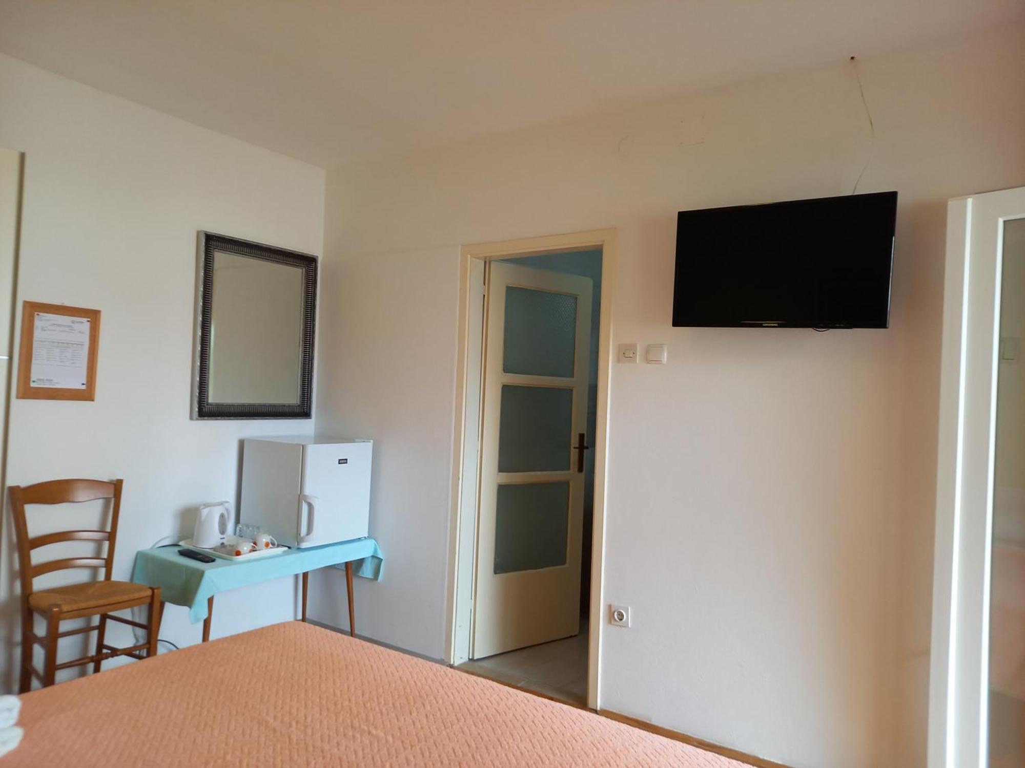Summer Rooms Baska Esterno foto